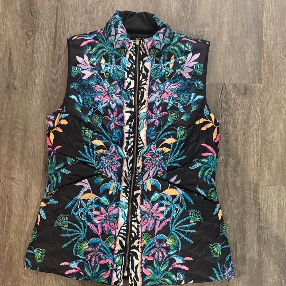 Floral Lilly Pulitzer  Puffer Vest small reversible black and colorful